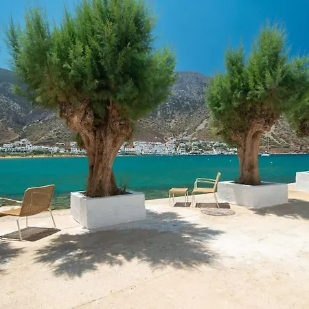 Sifnos's Waterfront Tatil Evi